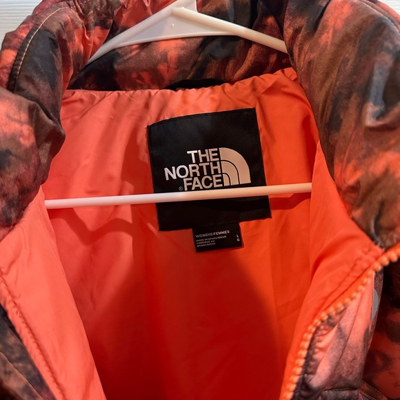 New $210 THE NORTH FACE 2000 Puffer Jacket Parka Coat in coral ice dye print - Picture 7 of 11